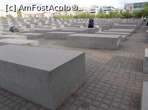 [P04] Memorialul Holocaustului, Berlin.  » foto by mihaelavoicu
 - 
<span class="allrVoted glyphicon glyphicon-heart hidden" id="av940555"></span>
<a class="m-l-10 hidden" id="sv940555" onclick="voting_Foto_DelVot(,940555,2504)" role="button">șterge vot <span class="glyphicon glyphicon-remove"></span></a>
<a id="v9940555" class=" c-red"  onclick="voting_Foto_SetVot(940555)" role="button"><span class="glyphicon glyphicon-heart-empty"></span> <b>LIKE</b> = Votează poza</a> <img class="hidden"  id="f940555W9" src="/imagini/loader.gif" border="0" /><span class="AjErrMes hidden" id="e940555ErM"></span>