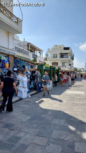 [P18] Pe faleza din Naxos Town » foto by Carmen Ion
 - 
<span class="allrVoted glyphicon glyphicon-heart hidden" id="av1424564"></span>
<a class="m-l-10 hidden" id="sv1424564" onclick="voting_Foto_DelVot(,1424564,2551)" role="button">șterge vot <span class="glyphicon glyphicon-remove"></span></a>
<a id="v91424564" class=" c-red"  onclick="voting_Foto_SetVot(1424564)" role="button"><span class="glyphicon glyphicon-heart-empty"></span> <b>LIKE</b> = Votează poza</a> <img class="hidden"  id="f1424564W9" src="/imagini/loader.gif" border="0" /><span class="AjErrMes hidden" id="e1424564ErM"></span>