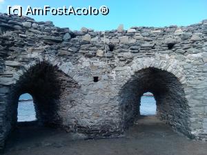 [P03] Naoussa, interiorul bastionului in ruine din port » foto by dorgo
 - 
<span class="allrVoted glyphicon glyphicon-heart hidden" id="av776387"></span>
<a class="m-l-10 hidden" id="sv776387" onclick="voting_Foto_DelVot(,776387,2566)" role="button">șterge vot <span class="glyphicon glyphicon-remove"></span></a>
<a id="v9776387" class=" c-red"  onclick="voting_Foto_SetVot(776387)" role="button"><span class="glyphicon glyphicon-heart-empty"></span> <b>LIKE</b> = Votează poza</a> <img class="hidden"  id="f776387W9" src="/imagini/loader.gif" border="0" /><span class="AjErrMes hidden" id="e776387ErM"></span>