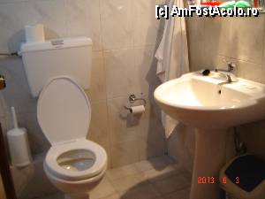 [P33] baia este destul de micuta si nu are nimic in dotare pentru a depozita diverse obiecte... doar o mica etajera...  » foto by hlli
 - 
<span class="allrVoted glyphicon glyphicon-heart hidden" id="av424991"></span>
<a class="m-l-10 hidden" id="sv424991" onclick="voting_Foto_DelVot(,424991,2570)" role="button">șterge vot <span class="glyphicon glyphicon-remove"></span></a>
<a id="v9424991" class=" c-red"  onclick="voting_Foto_SetVot(424991)" role="button"><span class="glyphicon glyphicon-heart-empty"></span> <b>LIKE</b> = Votează poza</a> <img class="hidden"  id="f424991W9" src="/imagini/loader.gif" border="0" /><span class="AjErrMes hidden" id="e424991ErM"></span>