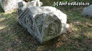 [P09] Capul Medusei, fiica monstruoasă a lui Phorcys și Ceto, sculptată pe un bloc de piatră.  » foto by bog68
 - 
<span class="allrVoted glyphicon glyphicon-heart hidden" id="av374518"></span>
<a class="m-l-10 hidden" id="sv374518" onclick="voting_Foto_DelVot(,374518,2587)" role="button">șterge vot <span class="glyphicon glyphicon-remove"></span></a>
<a id="v9374518" class=" c-red"  onclick="voting_Foto_SetVot(374518)" role="button"><span class="glyphicon glyphicon-heart-empty"></span> <b>LIKE</b> = Votează poza</a> <img class="hidden"  id="f374518W9" src="/imagini/loader.gif" border="0" /><span class="AjErrMes hidden" id="e374518ErM"></span>