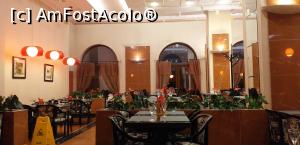 [P45] Continental Forum Sibiu-restaurant Balkan Bistro » foto by irinad
 - 
<span class="allrVoted glyphicon glyphicon-heart hidden" id="av1147047"></span>
<a class="m-l-10 hidden" id="sv1147047" onclick="voting_Foto_DelVot(,1147047,2599)" role="button">șterge vot <span class="glyphicon glyphicon-remove"></span></a>
<a id="v91147047" class=" c-red"  onclick="voting_Foto_SetVot(1147047)" role="button"><span class="glyphicon glyphicon-heart-empty"></span> <b>LIKE</b> = Votează poza</a> <img class="hidden"  id="f1147047W9" src="/imagini/loader.gif" border="0" /><span class="AjErrMes hidden" id="e1147047ErM"></span>