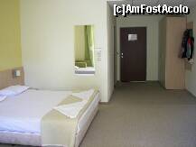 [P03] Camera hotelului Parc Hotel Golden Beach, vedere către baie şi uşa de la intrare. » foto by bose
 - 
<span class="allrVoted glyphicon glyphicon-heart hidden" id="av201241"></span>
<a class="m-l-10 hidden" id="sv201241" onclick="voting_Foto_DelVot(,201241,2682)" role="button">șterge vot <span class="glyphicon glyphicon-remove"></span></a>
<a id="v9201241" class=" c-red"  onclick="voting_Foto_SetVot(201241)" role="button"><span class="glyphicon glyphicon-heart-empty"></span> <b>LIKE</b> = Votează poza</a> <img class="hidden"  id="f201241W9" src="/imagini/loader.gif" border="0" /><span class="AjErrMes hidden" id="e201241ErM"></span>