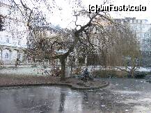 [P03] Karlovy Vary- lacul inghetat din parc si in spate Park Colonnade » foto by luciaoradea
 - 
<span class="allrVoted glyphicon glyphicon-heart hidden" id="av188718"></span>
<a class="m-l-10 hidden" id="sv188718" onclick="voting_Foto_DelVot(,188718,2782)" role="button">șterge vot <span class="glyphicon glyphicon-remove"></span></a>
<a id="v9188718" class=" c-red"  onclick="voting_Foto_SetVot(188718)" role="button"><span class="glyphicon glyphicon-heart-empty"></span> <b>LIKE</b> = Votează poza</a> <img class="hidden"  id="f188718W9" src="/imagini/loader.gif" border="0" /><span class="AjErrMes hidden" id="e188718ErM"></span>