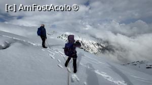 [P11] Spre Vârful Serbota » foto by Mika
 - 
<span class="allrVoted glyphicon glyphicon-heart hidden" id="av1525882"></span>
<a class="m-l-10 hidden" id="sv1525882" onclick="voting_Foto_DelVot(,1525882,2855)" role="button">șterge vot <span class="glyphicon glyphicon-remove"></span></a>
<a id="v91525882" class=" c-red"  onclick="voting_Foto_SetVot(1525882)" role="button"><span class="glyphicon glyphicon-heart-empty"></span> <b>LIKE</b> = Votează poza</a> <img class="hidden"  id="f1525882W9" src="/imagini/loader.gif" border="0" /><span class="AjErrMes hidden" id="e1525882ErM"></span>