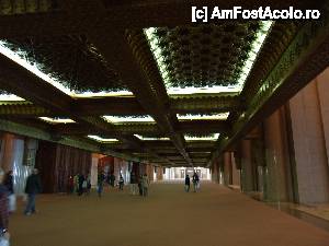 [P04] Moscheea Hassan II - interior » foto by daniel_72
 - 
<span class="allrVoted glyphicon glyphicon-heart hidden" id="av410431"></span>
<a class="m-l-10 hidden" id="sv410431" onclick="voting_Foto_DelVot(,410431,2870)" role="button">șterge vot <span class="glyphicon glyphicon-remove"></span></a>
<a id="v9410431" class=" c-red"  onclick="voting_Foto_SetVot(410431)" role="button"><span class="glyphicon glyphicon-heart-empty"></span> <b>LIKE</b> = Votează poza</a> <img class="hidden"  id="f410431W9" src="/imagini/loader.gif" border="0" /><span class="AjErrMes hidden" id="e410431ErM"></span>