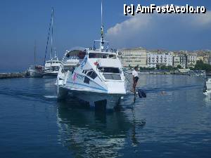 [P01] Submarinul, venind la acostare.  » foto by marius gaudi*
 - 
<span class="allrVoted glyphicon glyphicon-heart hidden" id="av361096"></span>
<a class="m-l-10 hidden" id="sv361096" onclick="voting_Foto_DelVot(,361096,3004)" role="button">șterge vot <span class="glyphicon glyphicon-remove"></span></a>
<a id="v9361096" class=" c-red"  onclick="voting_Foto_SetVot(361096)" role="button"><span class="glyphicon glyphicon-heart-empty"></span> <b>LIKE</b> = Votează poza</a> <img class="hidden"  id="f361096W9" src="/imagini/loader.gif" border="0" /><span class="AjErrMes hidden" id="e361096ErM"></span>