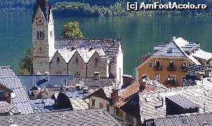 [P13] Biserica din Hallstatt văzută din punctul de belvedere de deasupra tunelului. Regiunea Salzkammergut, Austria Superioară.  » foto by traian.leuca †
 - 
<span class="allrVoted glyphicon glyphicon-heart hidden" id="av612996"></span>
<a class="m-l-10 hidden" id="sv612996" onclick="voting_Foto_DelVot(,612996,3095)" role="button">șterge vot <span class="glyphicon glyphicon-remove"></span></a>
<a id="v9612996" class=" c-red"  onclick="voting_Foto_SetVot(612996)" role="button"><span class="glyphicon glyphicon-heart-empty"></span> <b>LIKE</b> = Votează poza</a> <img class="hidden"  id="f612996W9" src="/imagini/loader.gif" border="0" /><span class="AjErrMes hidden" id="e612996ErM"></span>