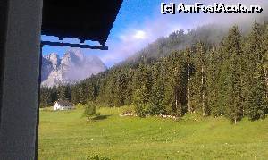 [P02] Pădurea de brazi și muntele Dachstein văzute de la fereastra pensiunii din Gosau, regiunea Salzkammergut, Austria Superioară.  » foto by traian.leuca †
 - 
<span class="allrVoted glyphicon glyphicon-heart hidden" id="av612985"></span>
<a class="m-l-10 hidden" id="sv612985" onclick="voting_Foto_DelVot(,612985,3095)" role="button">șterge vot <span class="glyphicon glyphicon-remove"></span></a>
<a id="v9612985" class=" c-red"  onclick="voting_Foto_SetVot(612985)" role="button"><span class="glyphicon glyphicon-heart-empty"></span> <b>LIKE</b> = Votează poza</a> <img class="hidden"  id="f612985W9" src="/imagini/loader.gif" border="0" /><span class="AjErrMes hidden" id="e612985ErM"></span>