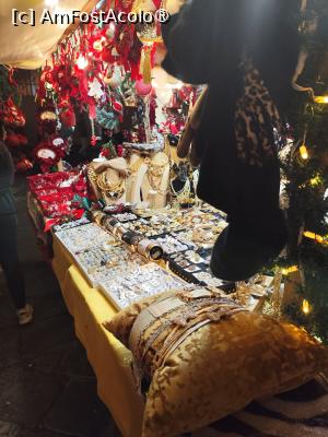 [P41] Targ de Craciun » foto by ilee
 - 
<span class="allrVoted glyphicon glyphicon-heart hidden" id="av1514359"></span>
<a class="m-l-10 hidden" id="sv1514359" onclick="voting_Foto_DelVot(,1514359,3109)" role="button">șterge vot <span class="glyphicon glyphicon-remove"></span></a>
<a id="v91514359" class=" c-red"  onclick="voting_Foto_SetVot(1514359)" role="button"><span class="glyphicon glyphicon-heart-empty"></span> <b>LIKE</b> = Votează poza</a> <img class="hidden"  id="f1514359W9" src="/imagini/loader.gif" border="0" /><span class="AjErrMes hidden" id="e1514359ErM"></span>