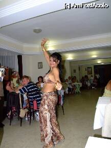 [P27] Belly Dancer - Seara turceasca » foto by mili1983
 - 
<span class="allrVoted glyphicon glyphicon-heart hidden" id="av14755"></span>
<a class="m-l-10 hidden" id="sv14755" onclick="voting_Foto_DelVot(,14755,3144)" role="button">șterge vot <span class="glyphicon glyphicon-remove"></span></a>
<a id="v914755" class=" c-red"  onclick="voting_Foto_SetVot(14755)" role="button"><span class="glyphicon glyphicon-heart-empty"></span> <b>LIKE</b> = Votează poza</a> <img class="hidden"  id="f14755W9" src="/imagini/loader.gif" border="0" /><span class="AjErrMes hidden" id="e14755ErM"></span>