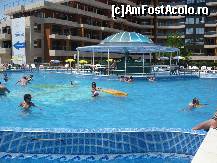 [P13] O parte din piscina, unde era apa mai mare. » foto by Nicu_P
 - 
<span class="allrVoted glyphicon glyphicon-heart hidden" id="av185960"></span>
<a class="m-l-10 hidden" id="sv185960" onclick="voting_Foto_DelVot(,185960,3177)" role="button">șterge vot <span class="glyphicon glyphicon-remove"></span></a>
<a id="v9185960" class=" c-red"  onclick="voting_Foto_SetVot(185960)" role="button"><span class="glyphicon glyphicon-heart-empty"></span> <b>LIKE</b> = Votează poza</a> <img class="hidden"  id="f185960W9" src="/imagini/loader.gif" border="0" /><span class="AjErrMes hidden" id="e185960ErM"></span>