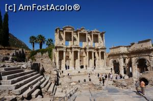 [P19] Biblioteca Celsus- Efes » foto by catrinel
 - 
<span class="allrVoted glyphicon glyphicon-heart hidden" id="av1357945"></span>
<a class="m-l-10 hidden" id="sv1357945" onclick="voting_Foto_DelVot(,1357945,3186)" role="button">șterge vot <span class="glyphicon glyphicon-remove"></span></a>
<a id="v91357945" class=" c-red"  onclick="voting_Foto_SetVot(1357945)" role="button"><span class="glyphicon glyphicon-heart-empty"></span> <b>LIKE</b> = Votează poza</a> <img class="hidden"  id="f1357945W9" src="/imagini/loader.gif" border="0" /><span class="AjErrMes hidden" id="e1357945ErM"></span>