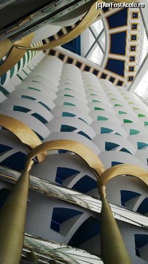 [P42] interiorul hotelului Burj al Arab, imagine de jos in sus » foto by xioana
 - 
<span class="allrVoted glyphicon glyphicon-heart hidden" id="av546000"></span>
<a class="m-l-10 hidden" id="sv546000" onclick="voting_Foto_DelVot(,546000,3199)" role="button">șterge vot <span class="glyphicon glyphicon-remove"></span></a>
<a id="v9546000" class=" c-red"  onclick="voting_Foto_SetVot(546000)" role="button"><span class="glyphicon glyphicon-heart-empty"></span> <b>LIKE</b> = Votează poza</a> <img class="hidden"  id="f546000W9" src="/imagini/loader.gif" border="0" /><span class="AjErrMes hidden" id="e546000ErM"></span>