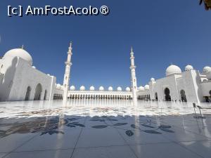 [P21] Moscheea Sheik Zayed Abu Dhabi » foto by AZE
 - 
<span class="allrVoted glyphicon glyphicon-heart hidden" id="av1488111"></span>
<a class="m-l-10 hidden" id="sv1488111" onclick="voting_Foto_DelVot(,1488111,3202)" role="button">șterge vot <span class="glyphicon glyphicon-remove"></span></a>
<a id="v91488111" class=" c-red"  onclick="voting_Foto_SetVot(1488111)" role="button"><span class="glyphicon glyphicon-heart-empty"></span> <b>LIKE</b> = Votează poza</a> <img class="hidden"  id="f1488111W9" src="/imagini/loader.gif" border="0" /><span class="AjErrMes hidden" id="e1488111ErM"></span>