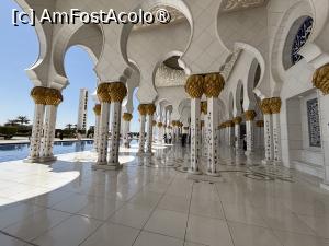 [P29] Moscheea Sheik Zayed Abu Dhabi » foto by AZE
 - 
<span class="allrVoted glyphicon glyphicon-heart hidden" id="av1488119"></span>
<a class="m-l-10 hidden" id="sv1488119" onclick="voting_Foto_DelVot(,1488119,3202)" role="button">șterge vot <span class="glyphicon glyphicon-remove"></span></a>
<a id="v91488119" class=" c-red"  onclick="voting_Foto_SetVot(1488119)" role="button"><span class="glyphicon glyphicon-heart-empty"></span> <b>LIKE</b> = Votează poza</a> <img class="hidden"  id="f1488119W9" src="/imagini/loader.gif" border="0" /><span class="AjErrMes hidden" id="e1488119ErM"></span>