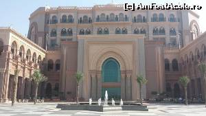 [P05] Emirates Palace exterior » foto by samantha
 - 
<span class="allrVoted glyphicon glyphicon-heart hidden" id="av528625"></span>
<a class="m-l-10 hidden" id="sv528625" onclick="voting_Foto_DelVot(,528625,3202)" role="button">șterge vot <span class="glyphicon glyphicon-remove"></span></a>
<a id="v9528625" class=" c-red"  onclick="voting_Foto_SetVot(528625)" role="button"><span class="glyphicon glyphicon-heart-empty"></span> <b>LIKE</b> = Votează poza</a> <img class="hidden"  id="f528625W9" src="/imagini/loader.gif" border="0" /><span class="AjErrMes hidden" id="e528625ErM"></span>