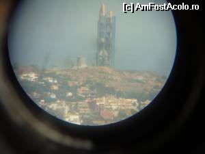 [P32] 32. Printr-un telescop identificăm în zare, spre sud, o construcție ciudată. Nu cred totuși că este o rampă de lansare rachete.  » foto by msnd
 - 
<span class="allrVoted glyphicon glyphicon-heart hidden" id="av507952"></span>
<a class="m-l-10 hidden" id="sv507952" onclick="voting_Foto_DelVot(,507952,3219)" role="button">șterge vot <span class="glyphicon glyphicon-remove"></span></a>
<a id="v9507952" class=" c-red"  onclick="voting_Foto_SetVot(507952)" role="button"><span class="glyphicon glyphicon-heart-empty"></span> <b>LIKE</b> = Votează poza</a> <img class="hidden"  id="f507952W9" src="/imagini/loader.gif" border="0" /><span class="AjErrMes hidden" id="e507952ErM"></span>