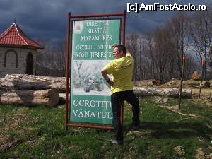 [P27] Această poză trebuia să încarc la setul de început, dedicat plimbării pe dealul apropiat Botizei (scuze). Suntem în vârful dealului, unde drumul asfaltat se termina. Aici aveți reprezentarea unui conducător de clan moroșan, fără coarne și ocrotit prin lege. Eligibilă ca foto de profil :)  » foto by le_maitre
 - 
<span class="allrVoted glyphicon glyphicon-heart hidden" id="av507576"></span>
<a class="m-l-10 hidden" id="sv507576" onclick="voting_Foto_DelVot(,507576,3234)" role="button">șterge vot <span class="glyphicon glyphicon-remove"></span></a>
<a id="v9507576" class=" c-red"  onclick="voting_Foto_SetVot(507576)" role="button"><span class="glyphicon glyphicon-heart-empty"></span> <b>LIKE</b> = Votează poza</a> <img class="hidden"  id="f507576W9" src="/imagini/loader.gif" border="0" /><span class="AjErrMes hidden" id="e507576ErM"></span>