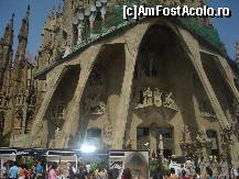 [P08] turistii ce asteapta sa intre in Sagrada Familia » foto by Onix
 - 
<span class="allrVoted glyphicon glyphicon-heart hidden" id="av111966"></span>
<a class="m-l-10 hidden" id="sv111966" onclick="voting_Foto_DelVot(,111966,3356)" role="button">șterge vot <span class="glyphicon glyphicon-remove"></span></a>
<a id="v9111966" class=" c-red"  onclick="voting_Foto_SetVot(111966)" role="button"><span class="glyphicon glyphicon-heart-empty"></span> <b>LIKE</b> = Votează poza</a> <img class="hidden"  id="f111966W9" src="/imagini/loader.gif" border="0" /><span class="AjErrMes hidden" id="e111966ErM"></span>