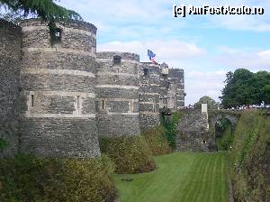 P01 [AUG-2012] Valea Loarei - Angers - castel-fortăreață cu 17 turnuri ce-i dau un aspect impozant. 