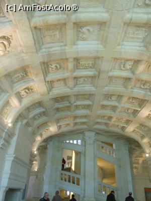 [P10] Chambord - castelul tuturor exceselor. Scara dublu spiralată. » foto by iulianic
 - 
<span class="allrVoted glyphicon glyphicon-heart hidden" id="av1474054"></span>
<a class="m-l-10 hidden" id="sv1474054" onclick="voting_Foto_DelVot(,1474054,3364)" role="button">șterge vot <span class="glyphicon glyphicon-remove"></span></a>
<a id="v91474054" class=" c-red"  onclick="voting_Foto_SetVot(1474054)" role="button"><span class="glyphicon glyphicon-heart-empty"></span> <b>LIKE</b> = Votează poza</a> <img class="hidden"  id="f1474054W9" src="/imagini/loader.gif" border="0" /><span class="AjErrMes hidden" id="e1474054ErM"></span>