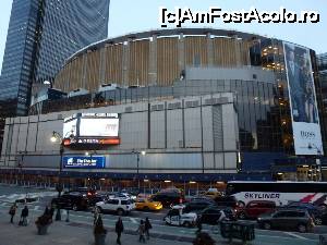 [P23] Madison Square Garden, sediul echipei de baschet Knicks sau al echipei de hochei Rangers » foto by Marian Preda
 - 
<span class="allrVoted glyphicon glyphicon-heart hidden" id="av679935"></span>
<a class="m-l-10 hidden" id="sv679935" onclick="voting_Foto_DelVot(,679935,3385)" role="button">șterge vot <span class="glyphicon glyphicon-remove"></span></a>
<a id="v9679935" class=" c-red"  onclick="voting_Foto_SetVot(679935)" role="button"><span class="glyphicon glyphicon-heart-empty"></span> <b>LIKE</b> = Votează poza</a> <img class="hidden"  id="f679935W9" src="/imagini/loader.gif" border="0" /><span class="AjErrMes hidden" id="e679935ErM"></span>