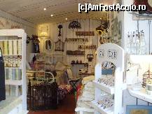 [P01] small boutique shop, pe una din stradutele inguste din Eze. Cate un souvenir  pentru fiecare :-) » foto by roxana.tomina
 - 
<span class="allrVoted glyphicon glyphicon-heart hidden" id="av316517"></span>
<a class="m-l-10 hidden" id="sv316517" onclick="voting_Foto_DelVot(,316517,3404)" role="button">șterge vot <span class="glyphicon glyphicon-remove"></span></a>
<a id="v9316517" class=" c-red"  onclick="voting_Foto_SetVot(316517)" role="button"><span class="glyphicon glyphicon-heart-empty"></span> <b>LIKE</b> = Votează poza</a> <img class="hidden"  id="f316517W9" src="/imagini/loader.gif" border="0" /><span class="AjErrMes hidden" id="e316517ErM"></span>