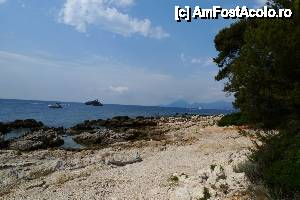 [P26] 25. Insula Saint Honorat » foto by nickro
 - 
<span class="allrVoted glyphicon glyphicon-heart hidden" id="av489064"></span>
<a class="m-l-10 hidden" id="sv489064" onclick="voting_Foto_DelVot(,489064,3404)" role="button">șterge vot <span class="glyphicon glyphicon-remove"></span></a>
<a id="v9489064" class=" c-red"  onclick="voting_Foto_SetVot(489064)" role="button"><span class="glyphicon glyphicon-heart-empty"></span> <b>LIKE</b> = Votează poza</a> <img class="hidden"  id="f489064W9" src="/imagini/loader.gif" border="0" /><span class="AjErrMes hidden" id="e489064ErM"></span>