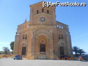 P12 [OCT-2015] Catedrala Ta Pinu din insula Gozo, loc de pelerinaj, dar și un obiectiv turistic. 
