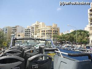 [P14] Statie autobuz turistic, Sliema, Malta » foto by DepartureGate7
 - 
<span class="allrVoted glyphicon glyphicon-heart hidden" id="av685920"></span>
<a class="m-l-10 hidden" id="sv685920" onclick="voting_Foto_DelVot(,685920,3405)" role="button">șterge vot <span class="glyphicon glyphicon-remove"></span></a>
<a id="v9685920" class=" c-red"  onclick="voting_Foto_SetVot(685920)" role="button"><span class="glyphicon glyphicon-heart-empty"></span> <b>LIKE</b> = Votează poza</a> <img class="hidden"  id="f685920W9" src="/imagini/loader.gif" border="0" /><span class="AjErrMes hidden" id="e685920ErM"></span>