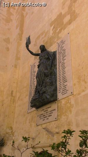 [P25] Il-Birgu/Vittoriosa. Biserica Sfantul Laurentiu si monumentul inchinat martirilor din cel de-al doilea razboi mondial. Familii intregi victime ale bombardamentelor germane. » foto by ovidiuyepi
 - 
<span class="allrVoted glyphicon glyphicon-heart hidden" id="av1228429"></span>
<a class="m-l-10 hidden" id="sv1228429" onclick="voting_Foto_DelVot(,1228429,3405)" role="button">șterge vot <span class="glyphicon glyphicon-remove"></span></a>
<a id="v91228429" class=" c-red"  onclick="voting_Foto_SetVot(1228429)" role="button"><span class="glyphicon glyphicon-heart-empty"></span> <b>LIKE</b> = Votează poza</a> <img class="hidden"  id="f1228429W9" src="/imagini/loader.gif" border="0" /><span class="AjErrMes hidden" id="e1228429ErM"></span>