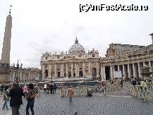 [P02] Piata S. Pietro - Vatican » foto by pepsi70ro
 - 
<span class="allrVoted glyphicon glyphicon-heart hidden" id="av26389"></span>
<a class="m-l-10 hidden" id="sv26389" onclick="voting_Foto_DelVot(,26389,3406)" role="button">șterge vot <span class="glyphicon glyphicon-remove"></span></a>
<a id="v926389" class=" c-red"  onclick="voting_Foto_SetVot(26389)" role="button"><span class="glyphicon glyphicon-heart-empty"></span> <b>LIKE</b> = Votează poza</a> <img class="hidden"  id="f26389W9" src="/imagini/loader.gif" border="0" /><span class="AjErrMes hidden" id="e26389ErM"></span>