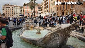 [P83] Din nou Fontana della Barcaccia.  » foto by ania
 - 
<span class="allrVoted glyphicon glyphicon-heart hidden" id="av600649"></span>
<a class="m-l-10 hidden" id="sv600649" onclick="voting_Foto_DelVot(,600649,3406)" role="button">șterge vot <span class="glyphicon glyphicon-remove"></span></a>
<a id="v9600649" class=" c-red"  onclick="voting_Foto_SetVot(600649)" role="button"><span class="glyphicon glyphicon-heart-empty"></span> <b>LIKE</b> = Votează poza</a> <img class="hidden"  id="f600649W9" src="/imagini/loader.gif" border="0" /><span class="AjErrMes hidden" id="e600649ErM"></span>