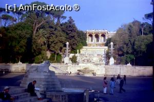 [P73] Roma 1999, Piazza del Popolo » foto by Dragoș_MD
 - 
<span class="allrVoted glyphicon glyphicon-heart hidden" id="av1473568"></span>
<a class="m-l-10 hidden" id="sv1473568" onclick="voting_Foto_DelVot(,1473568,3406)" role="button">șterge vot <span class="glyphicon glyphicon-remove"></span></a>
<a id="v91473568" class=" c-red"  onclick="voting_Foto_SetVot(1473568)" role="button"><span class="glyphicon glyphicon-heart-empty"></span> <b>LIKE</b> = Votează poza</a> <img class="hidden"  id="f1473568W9" src="/imagini/loader.gif" border="0" /><span class="AjErrMes hidden" id="e1473568ErM"></span>
