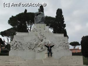 [P08] Monument in Piata Ugo la Malfa » foto by adri-nico
 - 
<span class="allrVoted glyphicon glyphicon-heart hidden" id="av831831"></span>
<a class="m-l-10 hidden" id="sv831831" onclick="voting_Foto_DelVot(,831831,3406)" role="button">șterge vot <span class="glyphicon glyphicon-remove"></span></a>
<a id="v9831831" class=" c-red"  onclick="voting_Foto_SetVot(831831)" role="button"><span class="glyphicon glyphicon-heart-empty"></span> <b>LIKE</b> = Votează poza</a> <img class="hidden"  id="f831831W9" src="/imagini/loader.gif" border="0" /><span class="AjErrMes hidden" id="e831831ErM"></span>