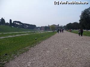 [P18] Prin Circo Massimo, in fata, catre Bocca della Verita » foto by Aurici
 - 
<span class="allrVoted glyphicon glyphicon-heart hidden" id="av593101"></span>
<a class="m-l-10 hidden" id="sv593101" onclick="voting_Foto_DelVot(,593101,3406)" role="button">șterge vot <span class="glyphicon glyphicon-remove"></span></a>
<a id="v9593101" class=" c-red"  onclick="voting_Foto_SetVot(593101)" role="button"><span class="glyphicon glyphicon-heart-empty"></span> <b>LIKE</b> = Votează poza</a> <img class="hidden"  id="f593101W9" src="/imagini/loader.gif" border="0" /><span class="AjErrMes hidden" id="e593101ErM"></span>