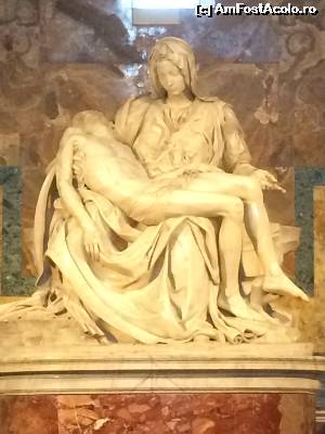 [P05] San Pietro - Pieta » foto by Aurici
 - 
<span class="allrVoted glyphicon glyphicon-heart hidden" id="av593088"></span>
<a class="m-l-10 hidden" id="sv593088" onclick="voting_Foto_DelVot(,593088,3406)" role="button">șterge vot <span class="glyphicon glyphicon-remove"></span></a>
<a id="v9593088" class=" c-red"  onclick="voting_Foto_SetVot(593088)" role="button"><span class="glyphicon glyphicon-heart-empty"></span> <b>LIKE</b> = Votează poza</a> <img class="hidden"  id="f593088W9" src="/imagini/loader.gif" border="0" /><span class="AjErrMes hidden" id="e593088ErM"></span>