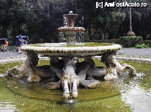 [P82] Gradinile constituie cea mai mare zona verde din Roma, gratie suprafetei care o ocupa, 688 ha de parc public, gradini statuare, fantani, cranguri, pavilioane si un ceas cu apa.  » foto by balasa violeta
 - 
<span class="allrVoted glyphicon glyphicon-heart hidden" id="av694751"></span>
<a class="m-l-10 hidden" id="sv694751" onclick="voting_Foto_DelVot(,694751,3406)" role="button">șterge vot <span class="glyphicon glyphicon-remove"></span></a>
<a id="v9694751" class=" c-red"  onclick="voting_Foto_SetVot(694751)" role="button"><span class="glyphicon glyphicon-heart-empty"></span> <b>LIKE</b> = Votează poza</a> <img class="hidden"  id="f694751W9" src="/imagini/loader.gif" border="0" /><span class="AjErrMes hidden" id="e694751ErM"></span>