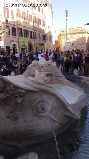 [P38] Piazza di Spagna. Fontana della Carcaccia.  » foto by ovidiuyepi
 - 
<span class="allrVoted glyphicon glyphicon-heart hidden" id="av977447"></span>
<a class="m-l-10 hidden" id="sv977447" onclick="voting_Foto_DelVot(,977447,3406)" role="button">șterge vot <span class="glyphicon glyphicon-remove"></span></a>
<a id="v9977447" class=" c-red"  onclick="voting_Foto_SetVot(977447)" role="button"><span class="glyphicon glyphicon-heart-empty"></span> <b>LIKE</b> = Votează poza</a> <img class="hidden"  id="f977447W9" src="/imagini/loader.gif" border="0" /><span class="AjErrMes hidden" id="e977447ErM"></span>