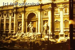 [P23] 22. Pentru comparație, ”Fontana di Trevi” și numărul de turiști, în 1977.  » foto by doinafil
 - 
<span class="allrVoted glyphicon glyphicon-heart hidden" id="av884729"></span>
<a class="m-l-10 hidden" id="sv884729" onclick="voting_Foto_DelVot(,884729,3406)" role="button">șterge vot <span class="glyphicon glyphicon-remove"></span></a>
<a id="v9884729" class=" c-red"  onclick="voting_Foto_SetVot(884729)" role="button"><span class="glyphicon glyphicon-heart-empty"></span> <b>LIKE</b> = Votează poza</a> <img class="hidden"  id="f884729W9" src="/imagini/loader.gif" border="0" /><span class="AjErrMes hidden" id="e884729ErM"></span>