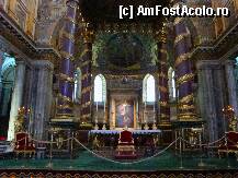 [P07] Roma, Bazilica Santa Maria Maggiore - Baldachinul care acoperă altarul este o lucrare de Fuga, în timp ce cele patru coloane de porfir vișiniu care-l susţin au fost înfrumusețate cu un decor de frunze din aur de către Giuseppe Valadier. » foto by mariana.olaru
 - 
<span class="allrVoted glyphicon glyphicon-heart hidden" id="av207276"></span>
<a class="m-l-10 hidden" id="sv207276" onclick="voting_Foto_DelVot(,207276,3406)" role="button">șterge vot <span class="glyphicon glyphicon-remove"></span></a>
<a id="v9207276" class=" c-red"  onclick="voting_Foto_SetVot(207276)" role="button"><span class="glyphicon glyphicon-heart-empty"></span> <b>LIKE</b> = Votează poza</a> <img class="hidden"  id="f207276W9" src="/imagini/loader.gif" border="0" /><span class="AjErrMes hidden" id="e207276ErM"></span>