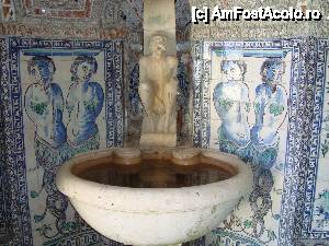 [P03] bazin de apa in casa do fresco -panouri cu azulejos pe albastru » foto by mireille
 - 
<span class="allrVoted glyphicon glyphicon-heart hidden" id="av486876"></span>
<a class="m-l-10 hidden" id="sv486876" onclick="voting_Foto_DelVot(,486876,3414)" role="button">șterge vot <span class="glyphicon glyphicon-remove"></span></a>
<a id="v9486876" class=" c-red"  onclick="voting_Foto_SetVot(486876)" role="button"><span class="glyphicon glyphicon-heart-empty"></span> <b>LIKE</b> = Votează poza</a> <img class="hidden"  id="f486876W9" src="/imagini/loader.gif" border="0" /><span class="AjErrMes hidden" id="e486876ErM"></span>