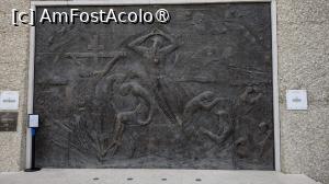 [P16] Basolerief sculptat pe fațada estică a Monumentului Hristos Regele, care simbolizează momente importante din viața Mântuitorului ( Nașterea, Botezul, Crucificarea și Învierea). » foto by ovidiuyepi
 - 
<span class="allrVoted glyphicon glyphicon-heart hidden" id="av1434716"></span>
<a class="m-l-10 hidden" id="sv1434716" onclick="voting_Foto_DelVot(,1434716,3414)" role="button">șterge vot <span class="glyphicon glyphicon-remove"></span></a>
<a id="v91434716" class=" c-red"  onclick="voting_Foto_SetVot(1434716)" role="button"><span class="glyphicon glyphicon-heart-empty"></span> <b>LIKE</b> = Votează poza</a> <img class="hidden"  id="f1434716W9" src="/imagini/loader.gif" border="0" /><span class="AjErrMes hidden" id="e1434716ErM"></span>