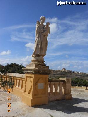 [P18] Gozo - Biserica 'Our Lady of Ta' Pinu', parapetul care înconjoară biserica.  » foto by iulianic
 - 
<span class="allrVoted glyphicon glyphicon-heart hidden" id="av576029"></span>
<a class="m-l-10 hidden" id="sv576029" onclick="voting_Foto_DelVot(,576029,3422)" role="button">șterge vot <span class="glyphicon glyphicon-remove"></span></a>
<a id="v9576029" class=" c-red"  onclick="voting_Foto_SetVot(576029)" role="button"><span class="glyphicon glyphicon-heart-empty"></span> <b>LIKE</b> = Votează poza</a> <img class="hidden"  id="f576029W9" src="/imagini/loader.gif" border="0" /><span class="AjErrMes hidden" id="e576029ErM"></span>