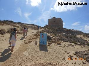 [P08] Insula Gozo - Urcuşul spre Dwejra Tower, turnul de apărare.  » foto by iulianic
 - 
<span class="allrVoted glyphicon glyphicon-heart hidden" id="av577386"></span>
<a class="m-l-10 hidden" id="sv577386" onclick="voting_Foto_DelVot(,577386,3422)" role="button">șterge vot <span class="glyphicon glyphicon-remove"></span></a>
<a id="v9577386" class=" c-red"  onclick="voting_Foto_SetVot(577386)" role="button"><span class="glyphicon glyphicon-heart-empty"></span> <b>LIKE</b> = Votează poza</a> <img class="hidden"  id="f577386W9" src="/imagini/loader.gif" border="0" /><span class="AjErrMes hidden" id="e577386ErM"></span>