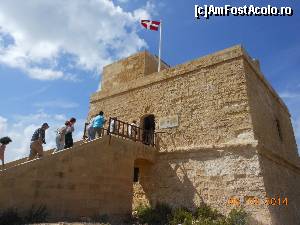 [P09] Insula Gozo - Dwejra Tower, turnul de apărare construit în 1652 în timpul Marelui Maestru Lascaris.  » foto by iulianic
 - 
<span class="allrVoted glyphicon glyphicon-heart hidden" id="av577390"></span>
<a class="m-l-10 hidden" id="sv577390" onclick="voting_Foto_DelVot(,577390,3422)" role="button">șterge vot <span class="glyphicon glyphicon-remove"></span></a>
<a id="v9577390" class=" c-red"  onclick="voting_Foto_SetVot(577390)" role="button"><span class="glyphicon glyphicon-heart-empty"></span> <b>LIKE</b> = Votează poza</a> <img class="hidden"  id="f577390W9" src="/imagini/loader.gif" border="0" /><span class="AjErrMes hidden" id="e577390ErM"></span>