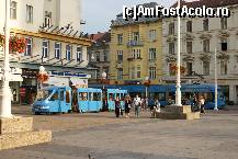 [P07] În faţa Centrului de Informaţii Turistice, trenuleţul care face turul oraşului. Ca şi tramvaiul din spate, este albastru. » foto by Costi
 - 
<span class="allrVoted glyphicon glyphicon-heart hidden" id="av134246"></span>
<a class="m-l-10 hidden" id="sv134246" onclick="voting_Foto_DelVot(,134246,3430)" role="button">șterge vot <span class="glyphicon glyphicon-remove"></span></a>
<a id="v9134246" class=" c-red"  onclick="voting_Foto_SetVot(134246)" role="button"><span class="glyphicon glyphicon-heart-empty"></span> <b>LIKE</b> = Votează poza</a> <img class="hidden"  id="f134246W9" src="/imagini/loader.gif" border="0" /><span class="AjErrMes hidden" id="e134246ErM"></span>