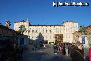 [P11] Torino, Palazzo Reale » foto by unq
 - 
<span class="allrVoted glyphicon glyphicon-heart hidden" id="av474962"></span>
<a class="m-l-10 hidden" id="sv474962" onclick="voting_Foto_DelVot(,474962,3466)" role="button">șterge vot <span class="glyphicon glyphicon-remove"></span></a>
<a id="v9474962" class=" c-red"  onclick="voting_Foto_SetVot(474962)" role="button"><span class="glyphicon glyphicon-heart-empty"></span> <b>LIKE</b> = Votează poza</a> <img class="hidden"  id="f474962W9" src="/imagini/loader.gif" border="0" /><span class="AjErrMes hidden" id="e474962ErM"></span>