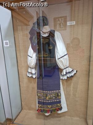 [P24] Muzeul de Artă Populară Constanța, Etaj, Sala a cincea, Costum de femeie din Năsăud » foto by mprofeanu
 - 
<span class="allrVoted glyphicon glyphicon-heart hidden" id="av1522677"></span>
<a class="m-l-10 hidden" id="sv1522677" onclick="voting_Foto_DelVot(,1522677,3496)" role="button">șterge vot <span class="glyphicon glyphicon-remove"></span></a>
<a id="v91522677" class=" c-red"  onclick="voting_Foto_SetVot(1522677)" role="button"><span class="glyphicon glyphicon-heart-empty"></span> <b>LIKE</b> = Votează poza</a> <img class="hidden"  id="f1522677W9" src="/imagini/loader.gif" border="0" /><span class="AjErrMes hidden" id="e1522677ErM"></span>